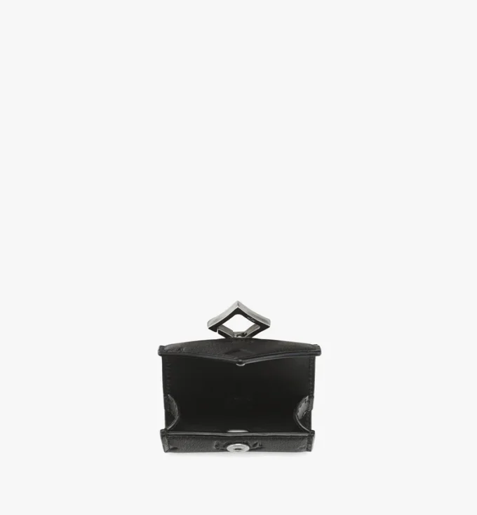 AirPods Pro-Etui aus geprägtem Monogramm-Leder AirPods Pro-Etui aus geprägtem Monogramm-Leder