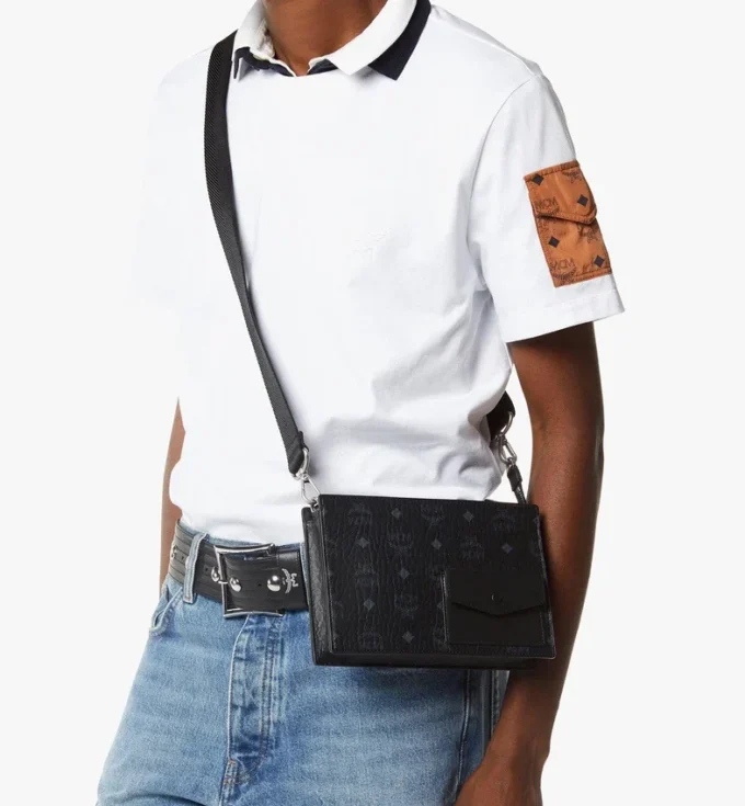 Aren Crossbody als Umhängetasche aus Visetos Aren Crossbody als Umhängetasche aus Visetos