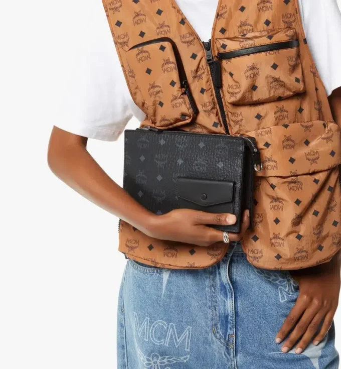Aren Crossbody als Umhängetasche aus Visetos Aren Crossbody als Umhängetasche aus Visetos