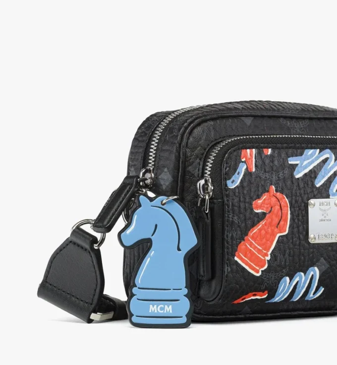 Aren Crossbody zum Jahr des Pferdes aus Visetos Aren Crossbody zum Jahr des Pferdes aus Visetos