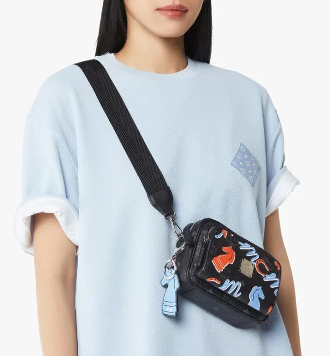 Aren Crossbody zum Jahr des Pferdes aus Visetos Aren Crossbody zum Jahr des Pferdes aus Visetos