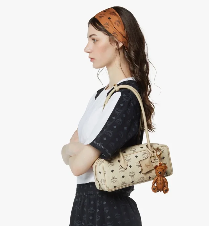 Aren East West Schultertasche aus Visetos Aren East West Schultertasche aus Visetos