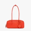 Aren East West Umhängetasche aus Maxi Monogram-Leder Aren East West Umhängetasche aus Maxi Monogram-Leder