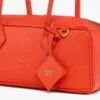 Aren East West Umhängetasche aus Maxi Monogram-Leder Aren East West Umhängetasche aus Maxi Monogram-Leder