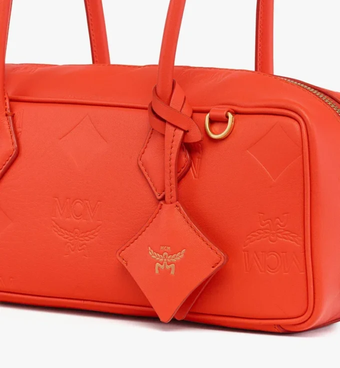 Aren East West Umhängetasche aus Maxi Monogram-Leder Aren East West Umhängetasche aus Maxi Monogram-Leder
