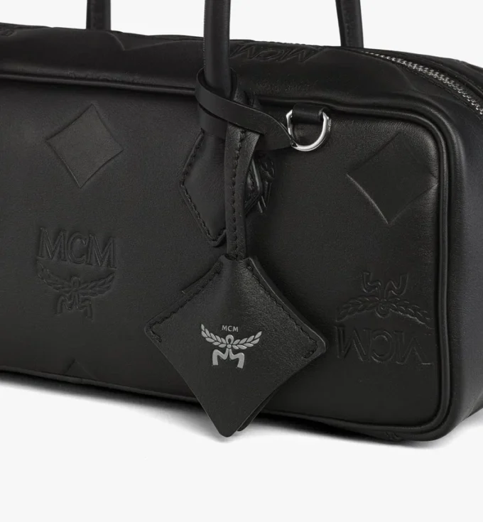 Aren East West Umhängetasche aus Maxi Monogram-Leder Aren East West Umhängetasche aus Maxi Monogram-Leder