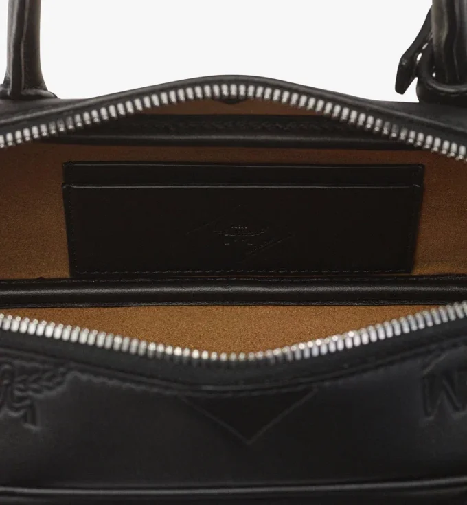 Aren East West Umhängetasche aus Maxi Monogram-Leder Aren East West Umhängetasche aus Maxi Monogram-Leder