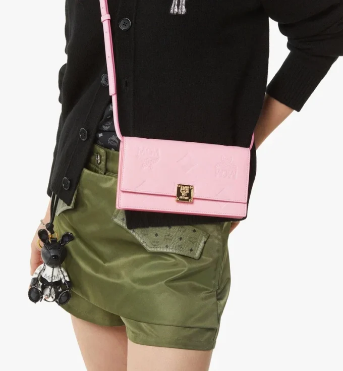 Aren Kettenbrieftasche aus geprägtem Monogram-Leder