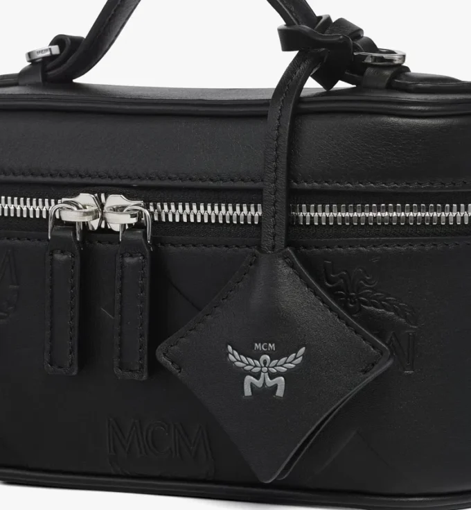 Aren Kosmetiktasche aus Maxi Monogram-Leder Aren Kosmetiktasche aus Maxi Monogram-Leder