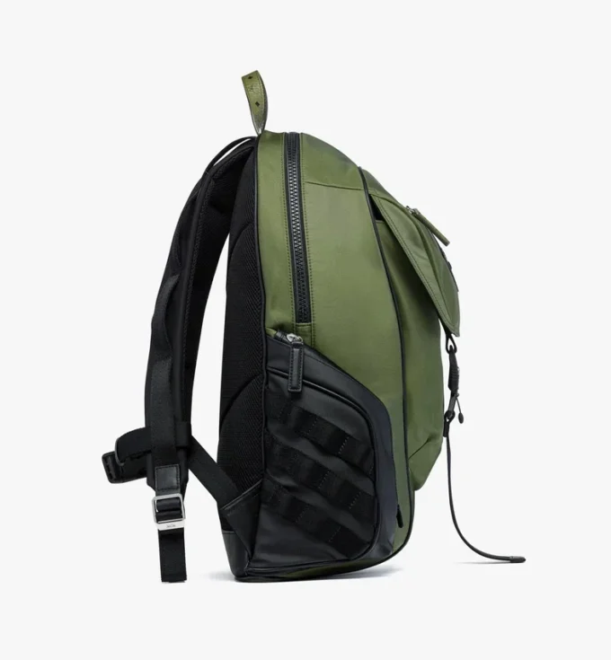 Aren Rucksack aus Econyl® und Leder mit Monogram-Print
