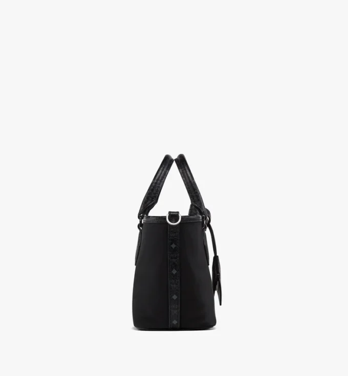 Aren Shopper aus recyceltem Nylon und Leder mit Monogramm-Print