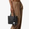 Toni Top-Zip Shopper aus Maxi Monogram-Leder Toni Top-Zip Shopper aus Maxi Monogram-Leder