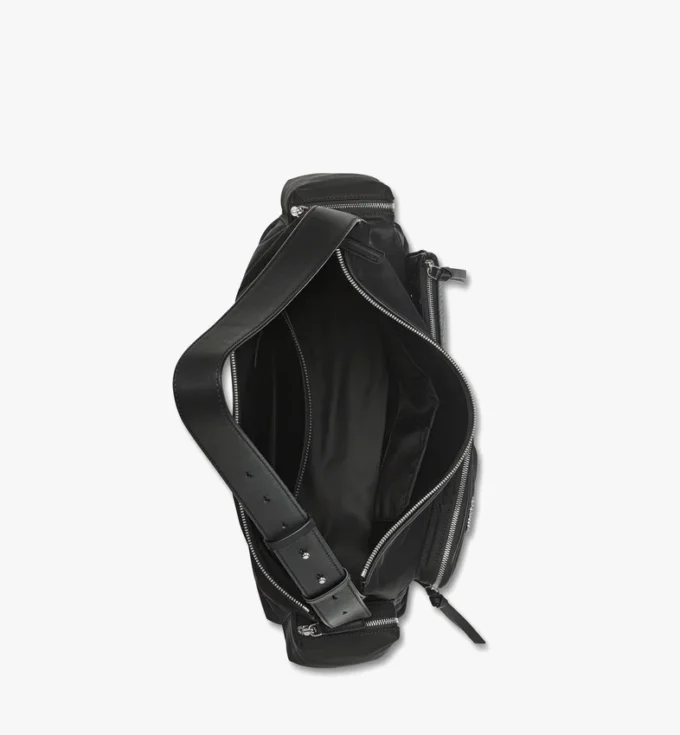 Aren Zip Hobo aus Econyl® und Leder mit Monogramm-Print Aren Zip Hobo aus Econyl® und Leder mit Monogramm-Print