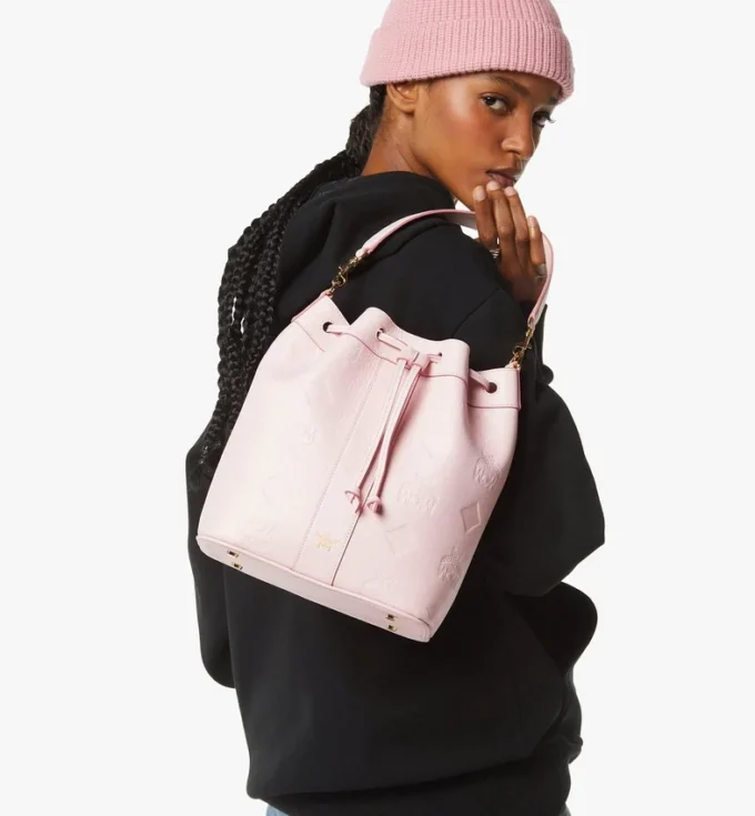 Dessau Drawstring-Tasche aus Maxi Monogram-Leder Dessau Drawstring-Tasche aus Maxi Monogram-Leder