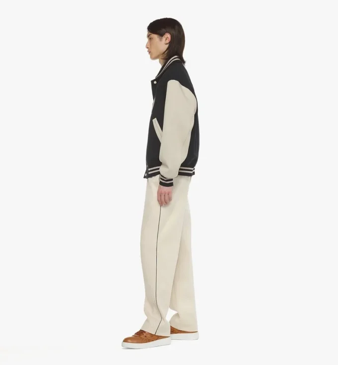 Essential Logo-Patch-Varsity-Jacke