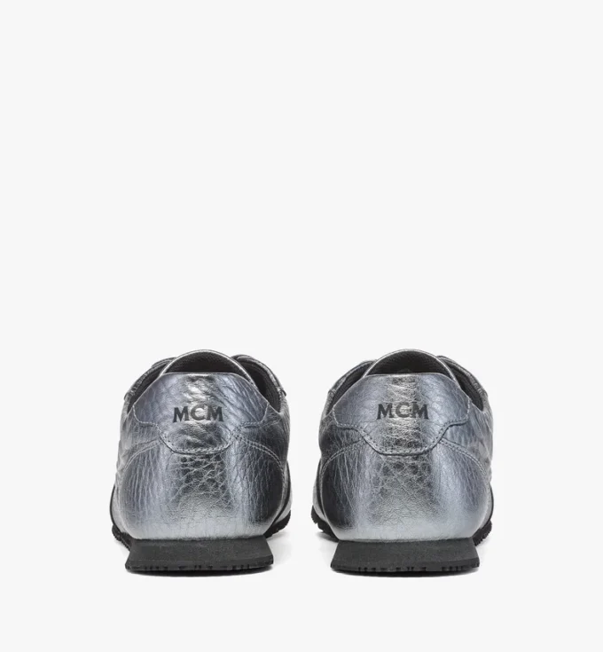 Federlite Sneaker aus metallischem Leder in Laurel Federlite Sneaker aus metallischem Leder in Laurel