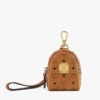 Gassi-Beutelspender mit Handschlaufe aus Leder mit Monogram-Print Gassi-Beutelspender mit Handschlaufe aus Leder mit Monogram-Print