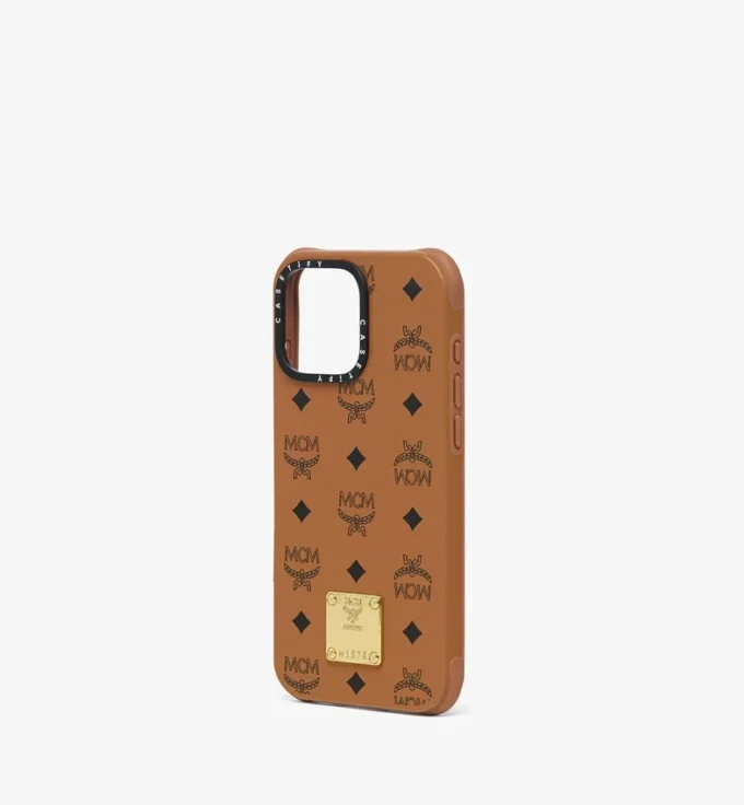 iPhone 16 Pro Max MCM x Casetify Messingplättchen Bioveg iPhone-Hülle iPhone 16 Pro Max MCM x Casetify Messingplättchen Bioveg iPhone-Hülle