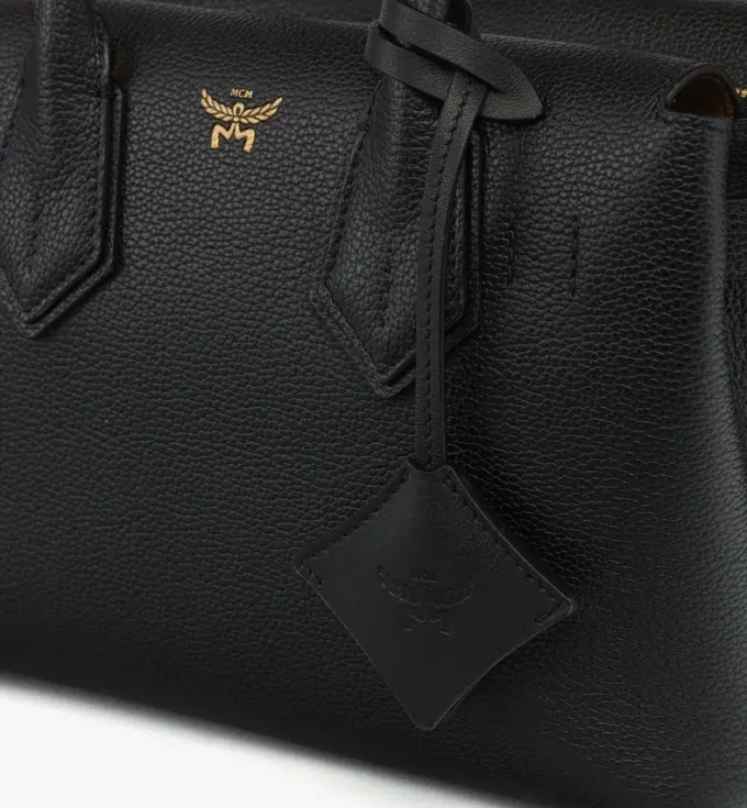 Milla Tote Bag aus genarbtem Leder Milla Tote Bag aus genarbtem Leder