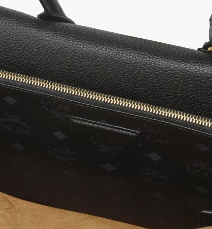 Milla Tote Bag aus genarbtem Leder Milla Tote Bag aus genarbtem Leder