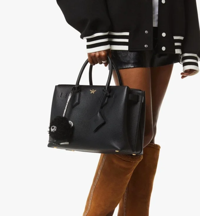 Milla Tote Bag aus genarbtem Leder Milla Tote Bag aus genarbtem Leder