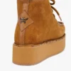 Plateaustiefel aus Kalbsveloursleder Plateaustiefel aus Kalbsveloursleder