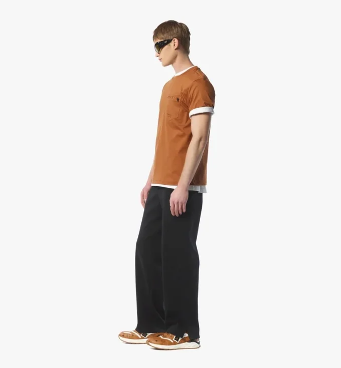 Silket-Logo-T-Shirt mit Reißverschlusstasche Silket-Logo-T-Shirt mit Reißverschlusstasche
