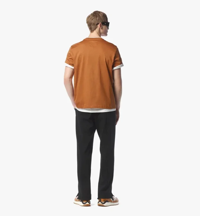 Silket-Logo-T-Shirt mit Reißverschlusstasche Silket-Logo-T-Shirt mit Reißverschlusstasche