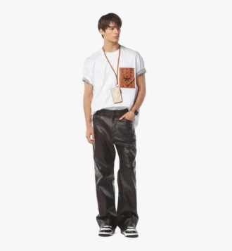 T-Shirt mit Monogramm-Aufnäher-Tasche aus Bio-Baumwolle