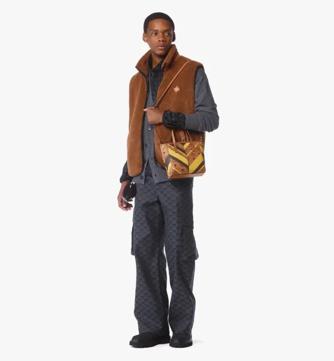 Toni Shopper mit Reißverschluss oben und Nieten in Mega Herringbone Visetos Toni Shopper mit Reißverschluss oben und Nieten in Mega Herringbone Visetos