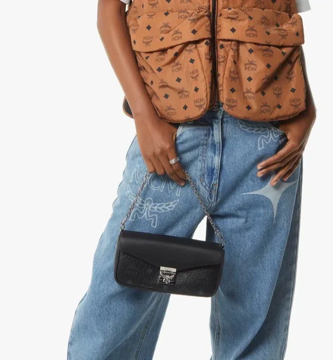 Tracy Crossbody aus Visetos-Ledermix Tracy Crossbody aus Visetos-Ledermix