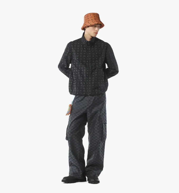 Wendbare Windjacke mit Monogramm-Print aus Econyl® Wendbare Windjacke mit Monogramm-Print aus Econyl®